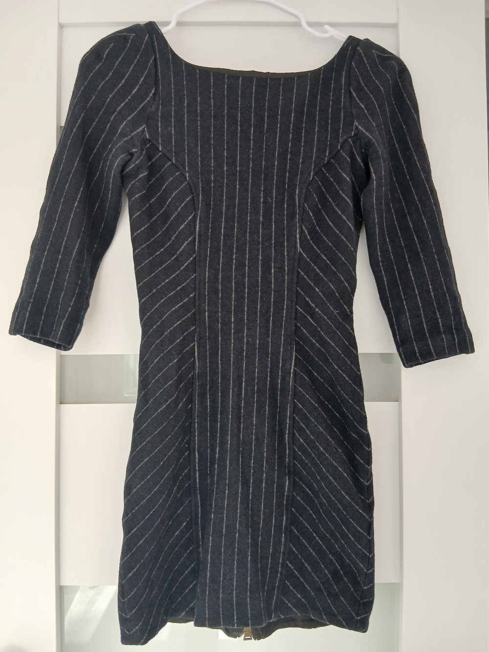 Diane Von Furstenberg Zipperback Gray Pinstripe Sleeve Sheath Dress